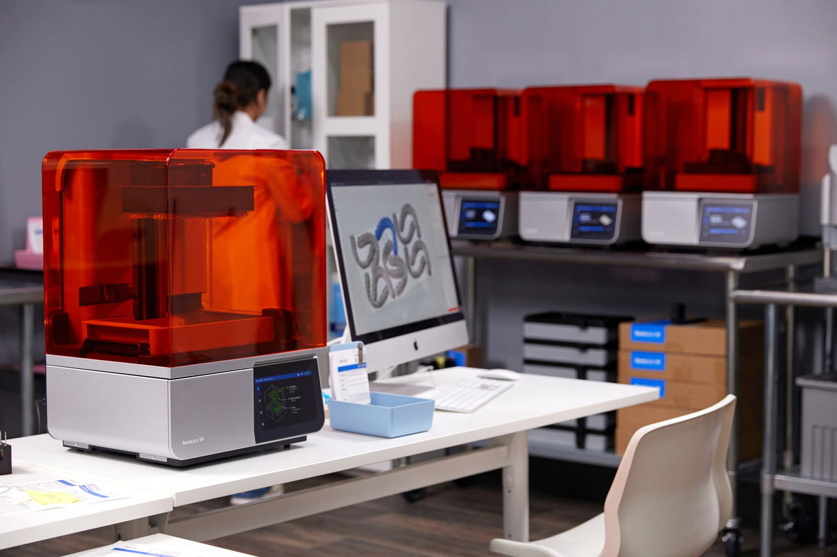 formlabs-f4B-front-cover-closed-den-light-ik-240321-STORE-(1);Optimized-For-Web-JPEG-03142024-DSL-dental-set-305